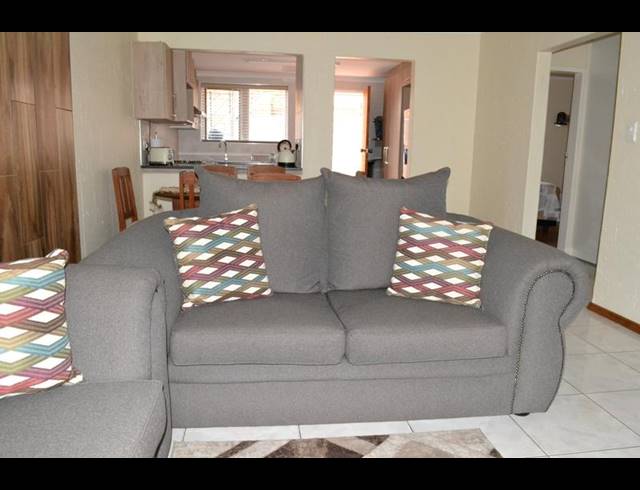 2 BEDROOM TOWNHOUSE FOR SALE IN RANGEVIEW